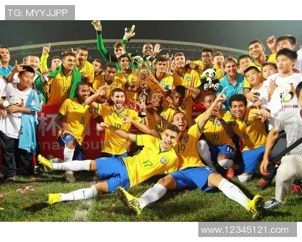 海报足球杯盛典即将开启精彩赛事与创意设计的完美结合等你来参与